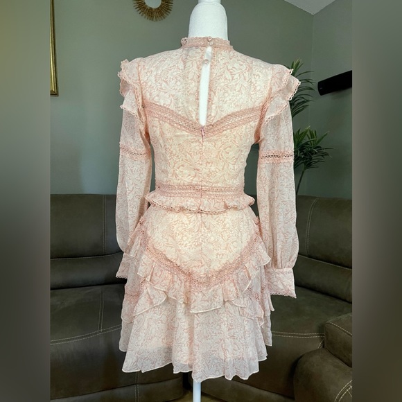 GORGEOUS NWT Floral Tiered Ruffle Dress Vici Exclusive x Fate Sz M Medium - Picture 14 of 14